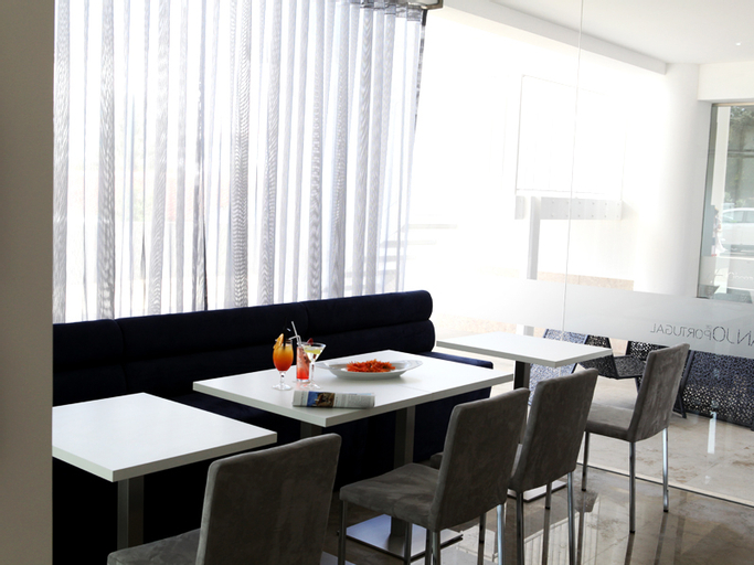 Dining Room 16