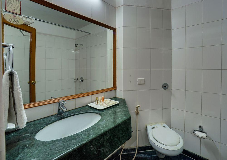 Bathroom, Ramee Guestline Tirupati, Chittoor