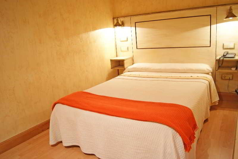 Bedroom 4, Hotel Castillo de Javier, Navarra