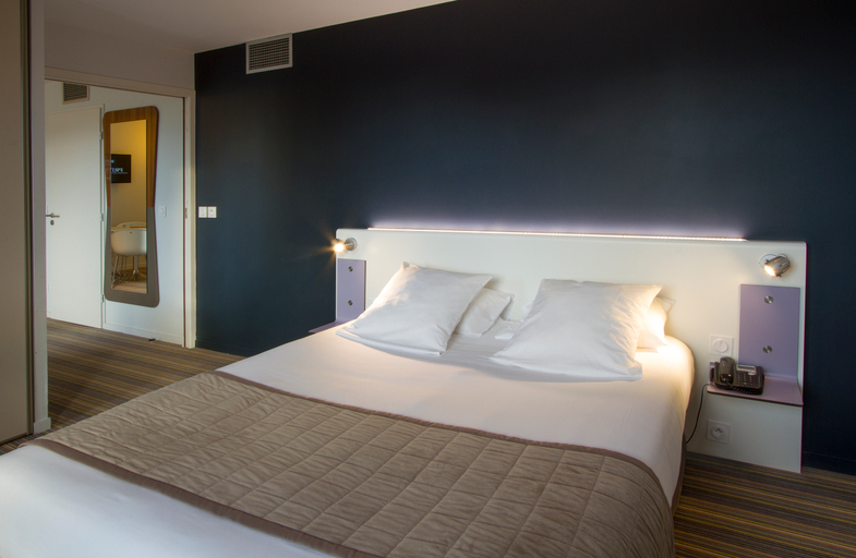 Bedroom 3, Privilege Apparthotel St Exupery, Haute-Garonne