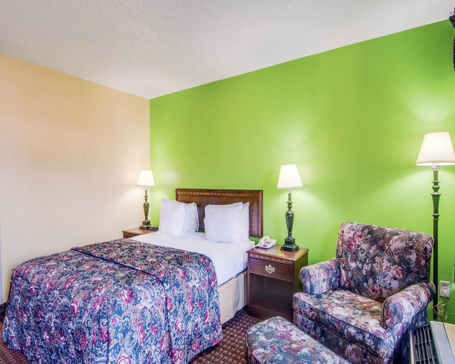 Bedroom 3, Econo Lodge Marion I-81, Smyth