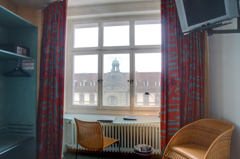 Bedroom 4, City Am Bahnhof, Bern