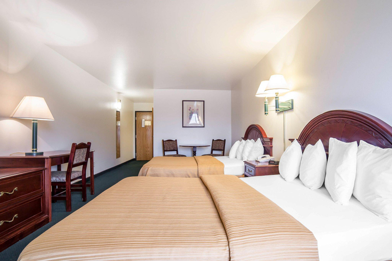 Bedroom 4, Helena Inn Airport, Lewis and Clark