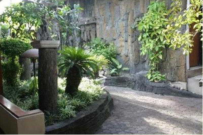 Exterior & Views 1, Istana Batik Ratna Hotel Jogja, Yogyakarta
