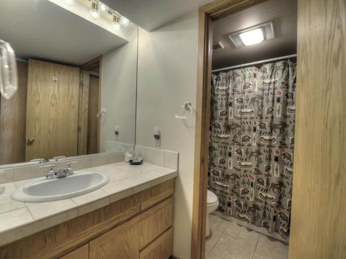 Bathroom, Silver Seas Hotel