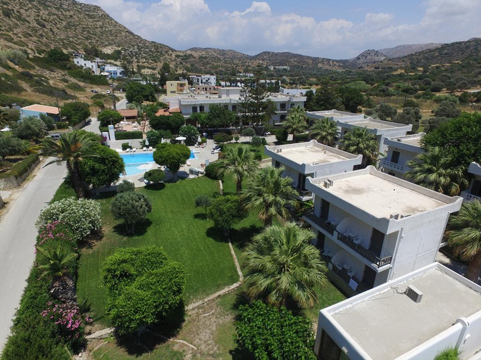 Public Area, Valley Village, Faistos