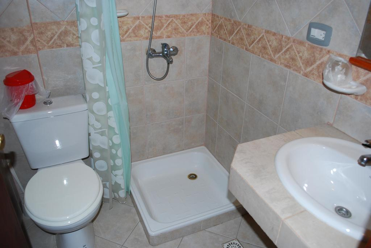 Bathroom 4, Hosteria Chalp, Ushuaia