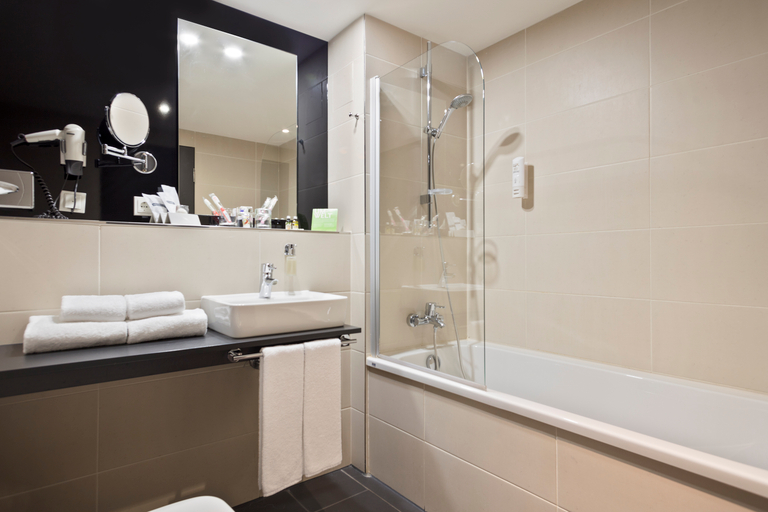 Bathroom 4, INNSiDE by Melia Berlin Mitte, Berlin