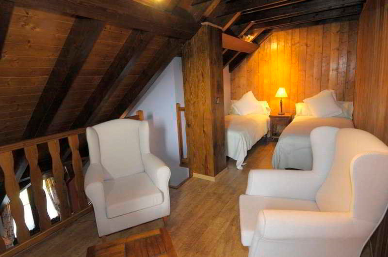 Bedroom 3, Casa Arcas, Huesca