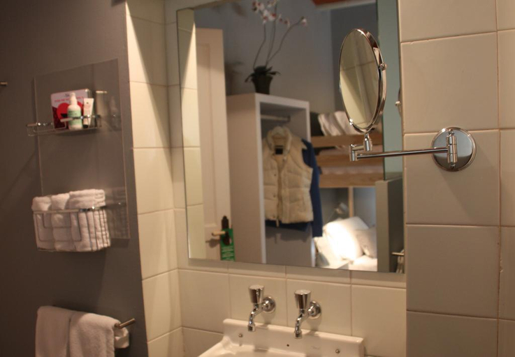Bathroom, Hotel Can Carol, Barcelona