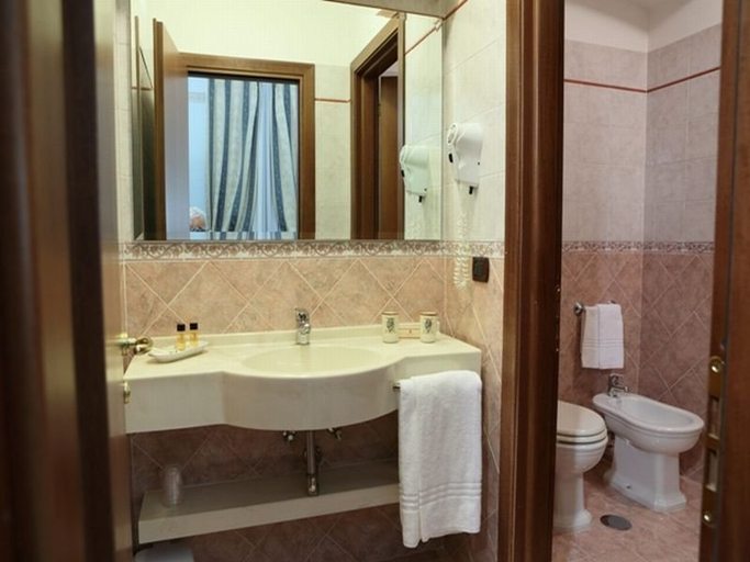 Bathroom 5, Casa Isabella Exclusive Hotel, Taranto