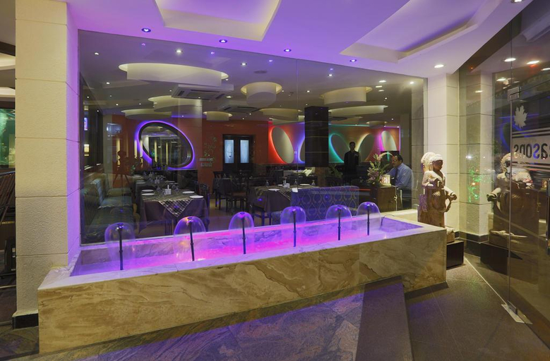 Public Area 4, Le Seasons, Delhi