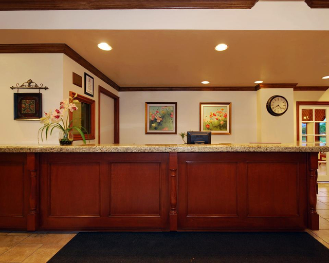 Public Area, Tiller House Laguna Hills A Tribute Portfolio, Orange