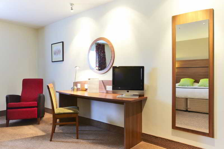 Bedroom 3, カンパニール グラスゴー エアポート ホテル (Premier Inn Glasgow Braehead), Glasgow