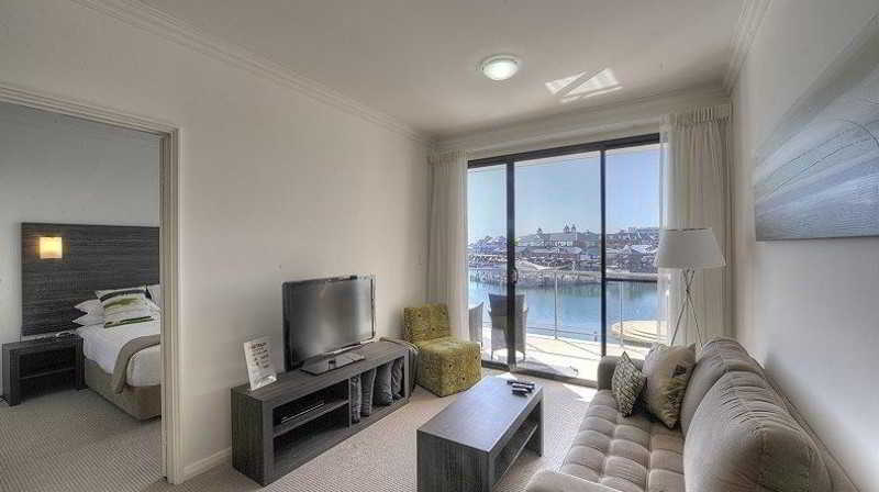 Bedroom 2, Dolphin Quay Apartment Hotel, Mandurah