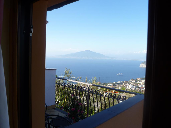 Others 1, La Vue D'Or, Napoli