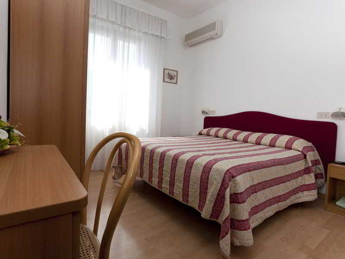 Bedroom 3, Hotel Perugina, Siena