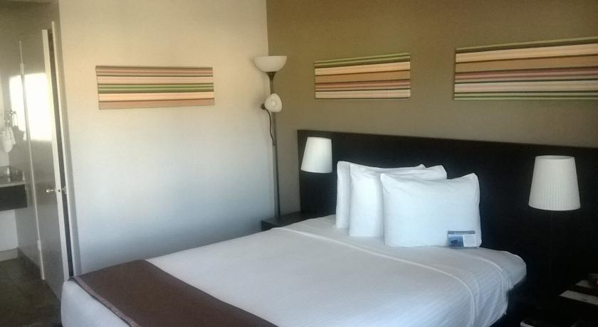 Bedroom 4, Rodeway Inn San Diego Beach SeaWorld Area, San Diego