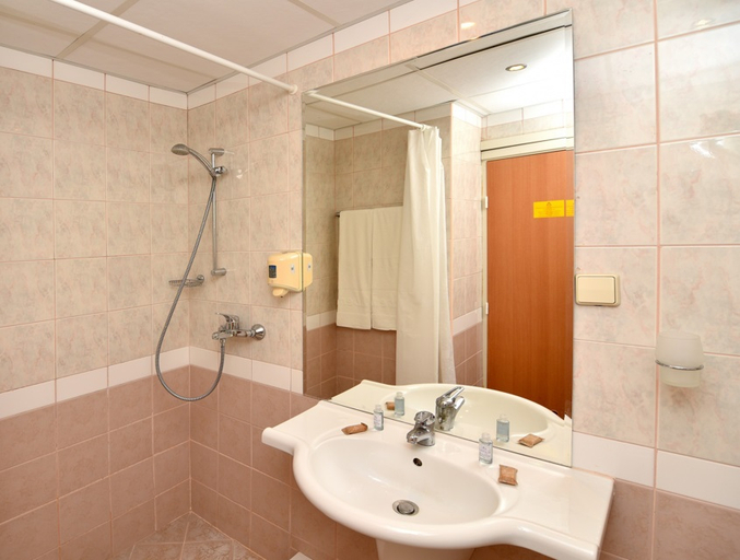 Bathroom 4, Hotel Orhidea, Balchik