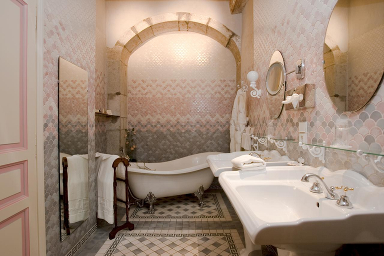Bathroom 5, Abbaye de Talloires, Haute-Savoie