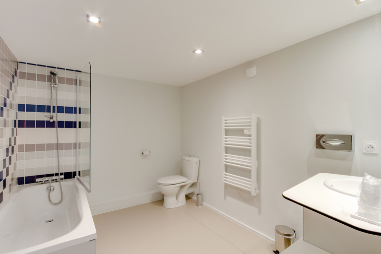 Bathroom 5, Privilege Apparthotel St Exupery, Haute-Garonne