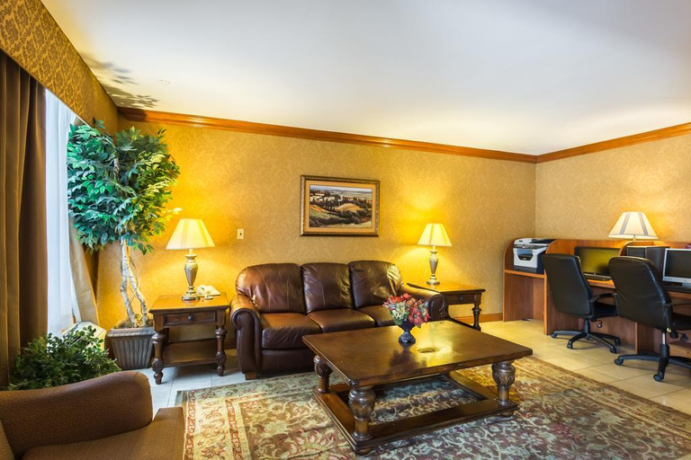 Public Area 1, Clarion Inn and Summit Center, Lee