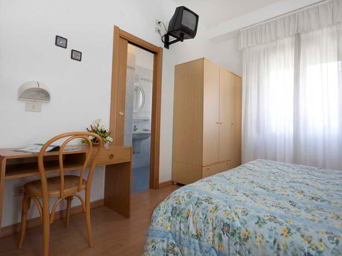 Bedroom 3, Hotel Perugina, Siena
