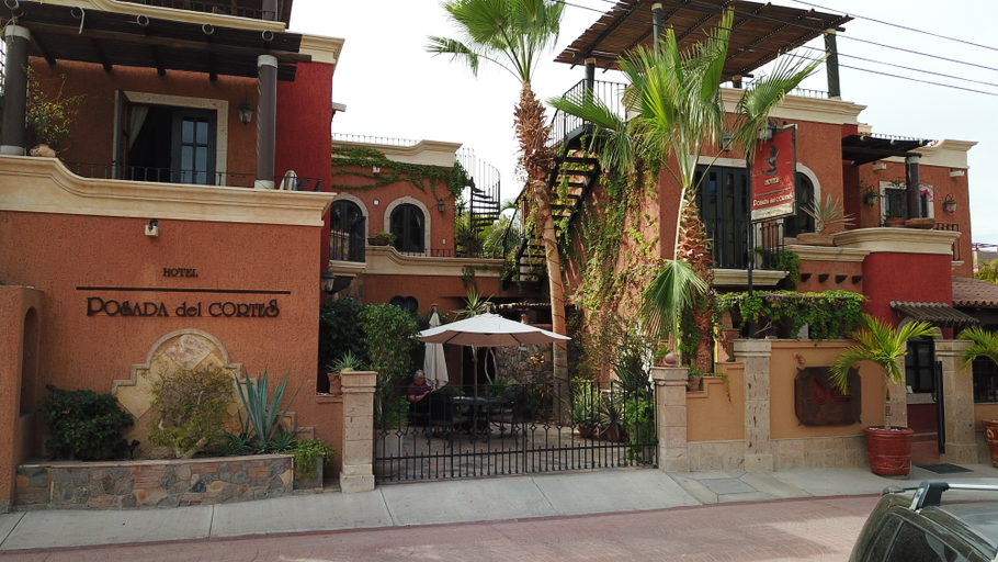Exterior & Views