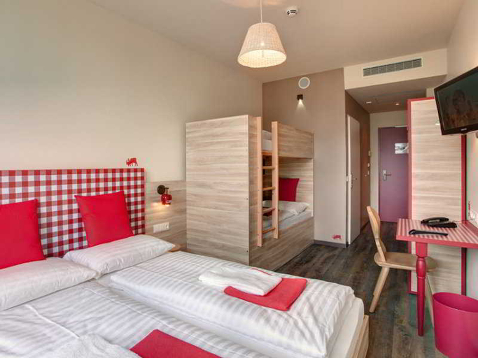 Bedroom 3, Meininger Salzburg City Center, Salzburg