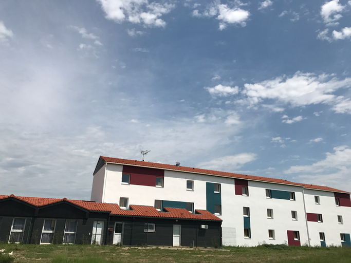 Exterior & Views 2, Kyriad Direct Agen, Lot-et-Garonne