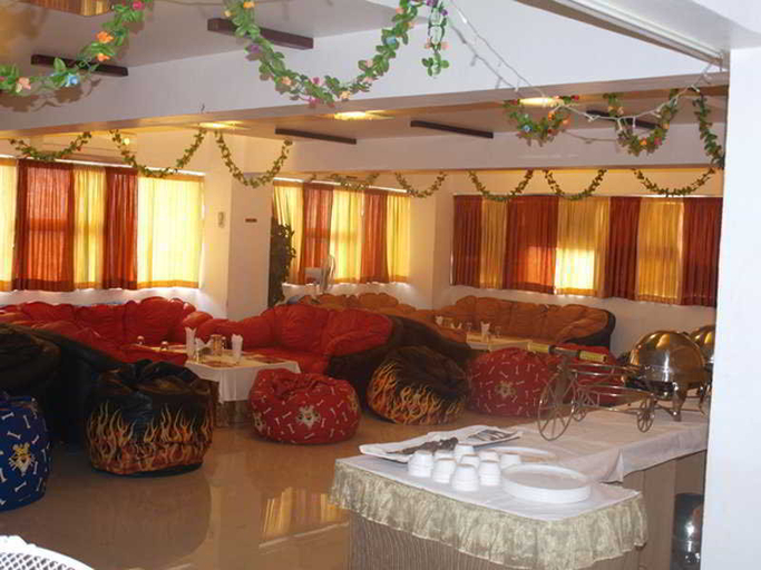 Food & Drinks 4, Hotel Maan Residency, Ahmadabad
