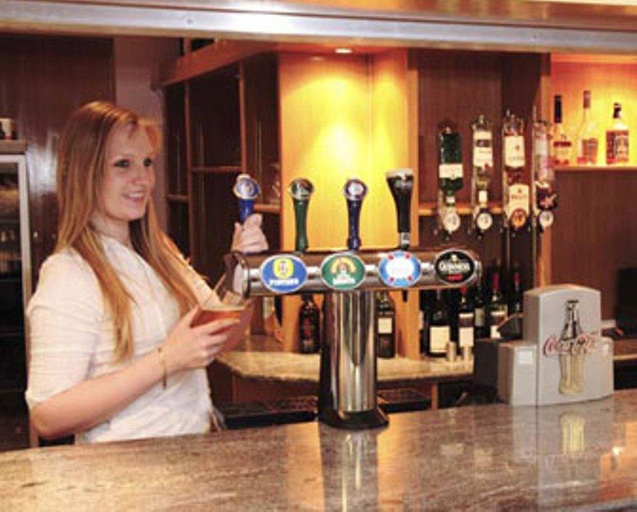 Food & Drinks 5, Parkside International Hotel, Reading