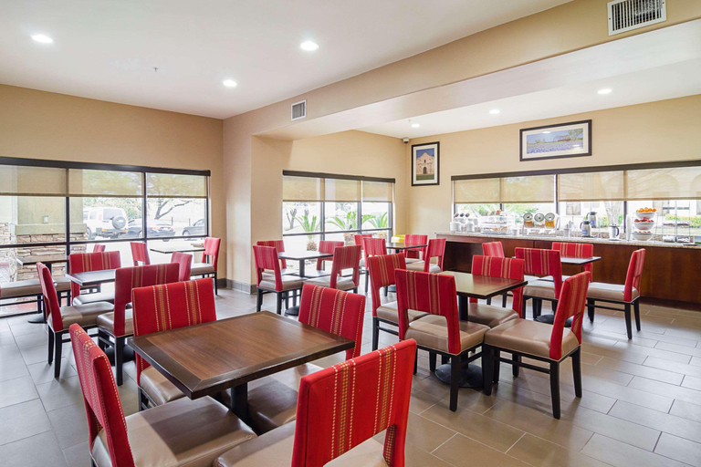Food & Drinks 5, Quality Suites North IH 35, Bexar