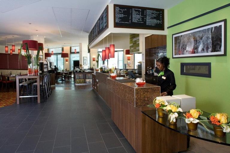 Food & Drinks 2, Courtyard by Marriott Paris Saint Denis, Seine-Saint-Denis