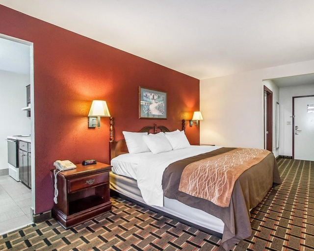 Bedroom 4, Quality Inn Edmund Pettus Bridge Area, Dallas