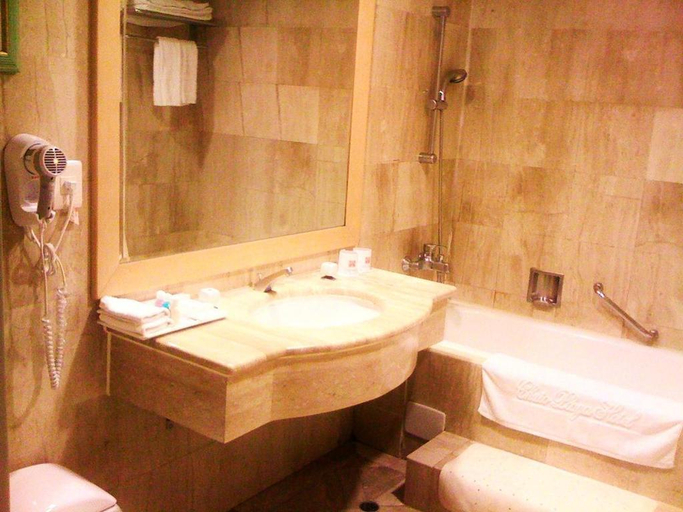 Bathroom 4, Chuto Plaza Hotel, Taoyuan
