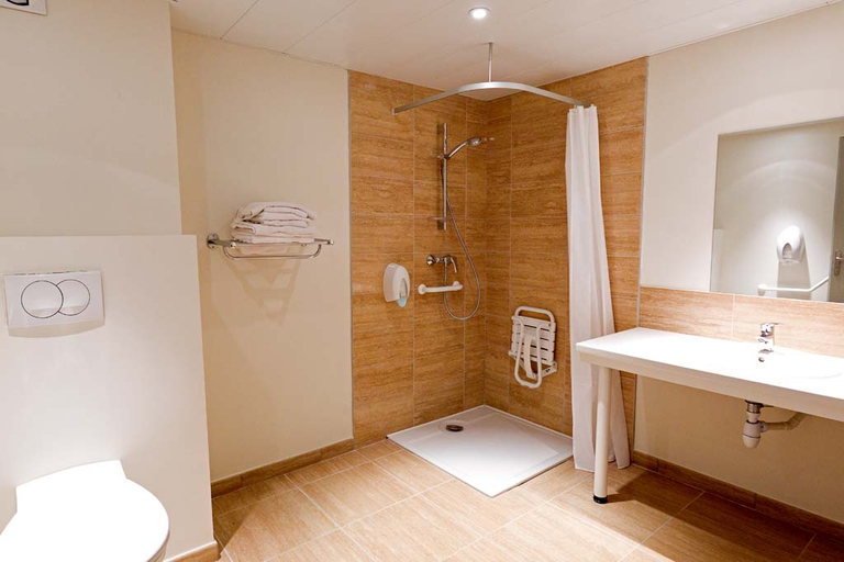 Bathroom 4, St Etienne, Hautes-Pyrénées