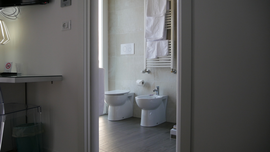 Bathroom 8