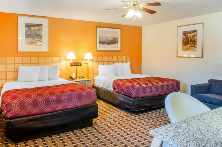 Bedroom 3, Econo Lodge Clovis, Curry
