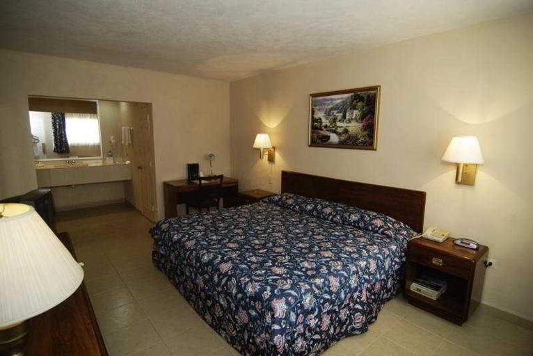 Bedroom 3, Hotel El Camino Inn & Suites, Reynosa