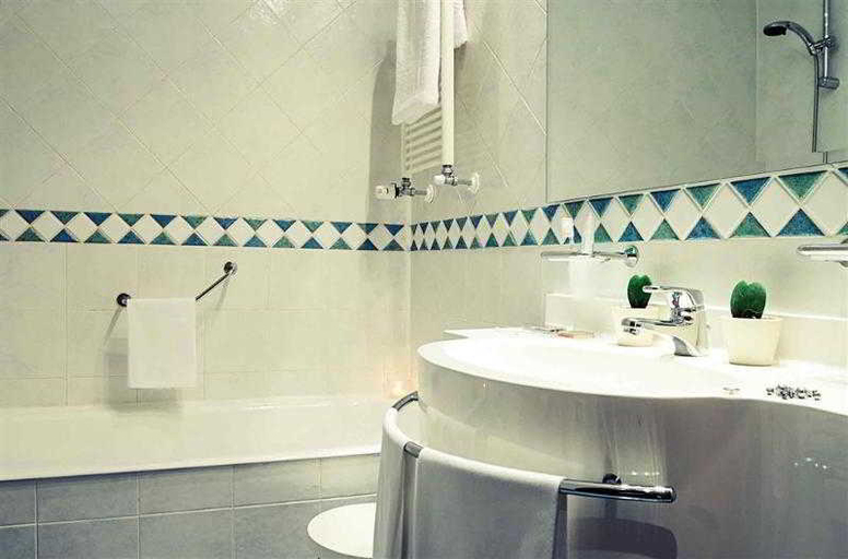 Bathroom 4, Mercure Genova San Biagio, Genova