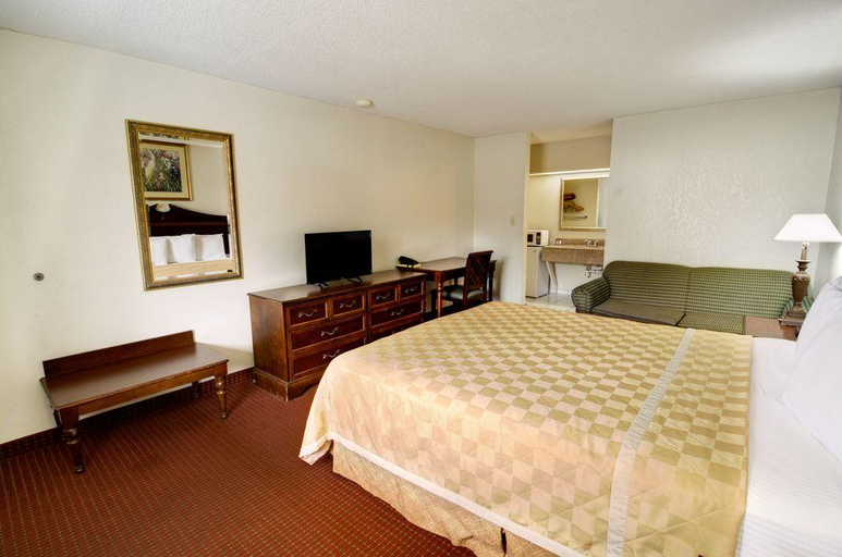 Bedroom 5, Key West Inn Newport News, Newport News