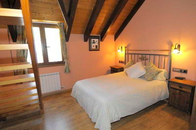 Bedroom 3, Casa Arcas, Huesca