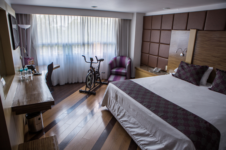Bedroom, Grand Prix, Mexico City