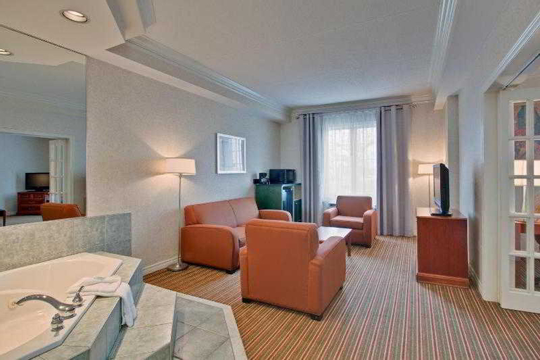 Bedroom 5, Holiday Inn Express WHITBY OSHAWA, Durham