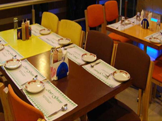 Food & Drinks