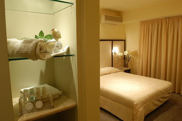 Bedroom 4, Piraeus City Hotel, Attica
