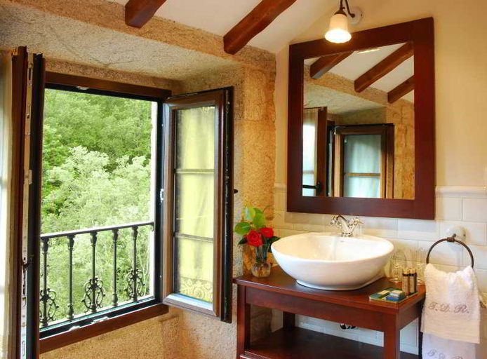 Bathroom, Torre Do Rio, Pontevedra