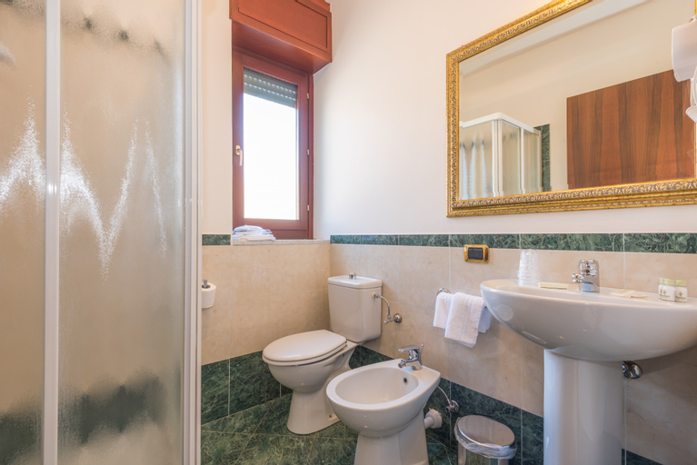 Bathroom 4