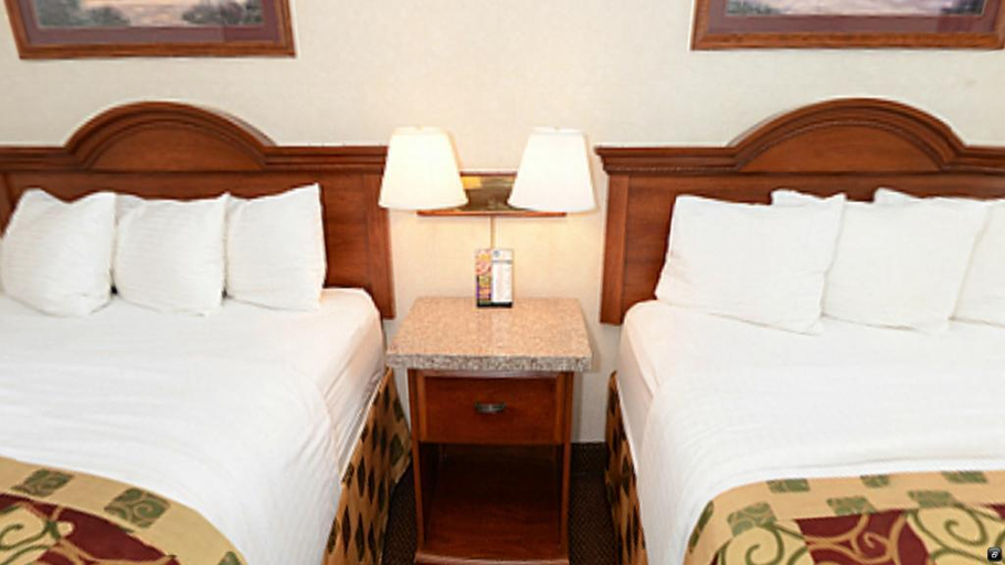 Bedroom 4, Four Points by Sheraton Kalamazoo, Kalamazoo